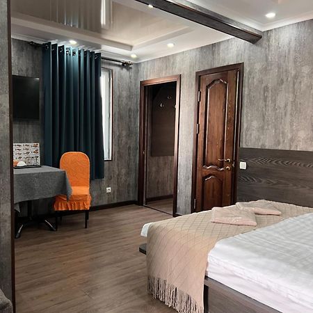 Salut Hotel Μπισκέκ Εξωτερικό φωτογραφία