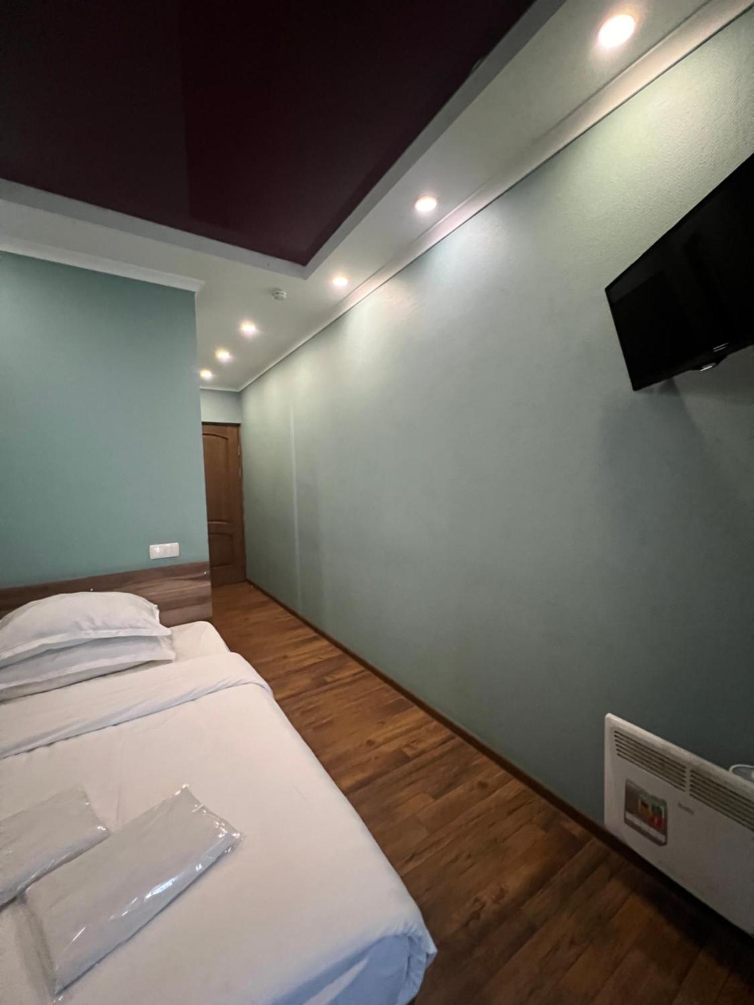 Salut Hotel Μπισκέκ Εξωτερικό φωτογραφία