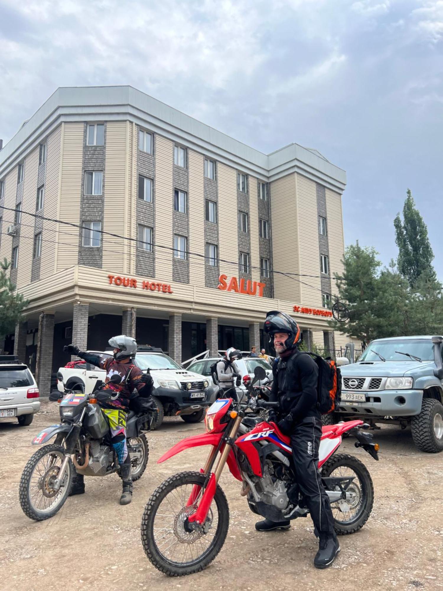 Salut Hotel Μπισκέκ Εξωτερικό φωτογραφία