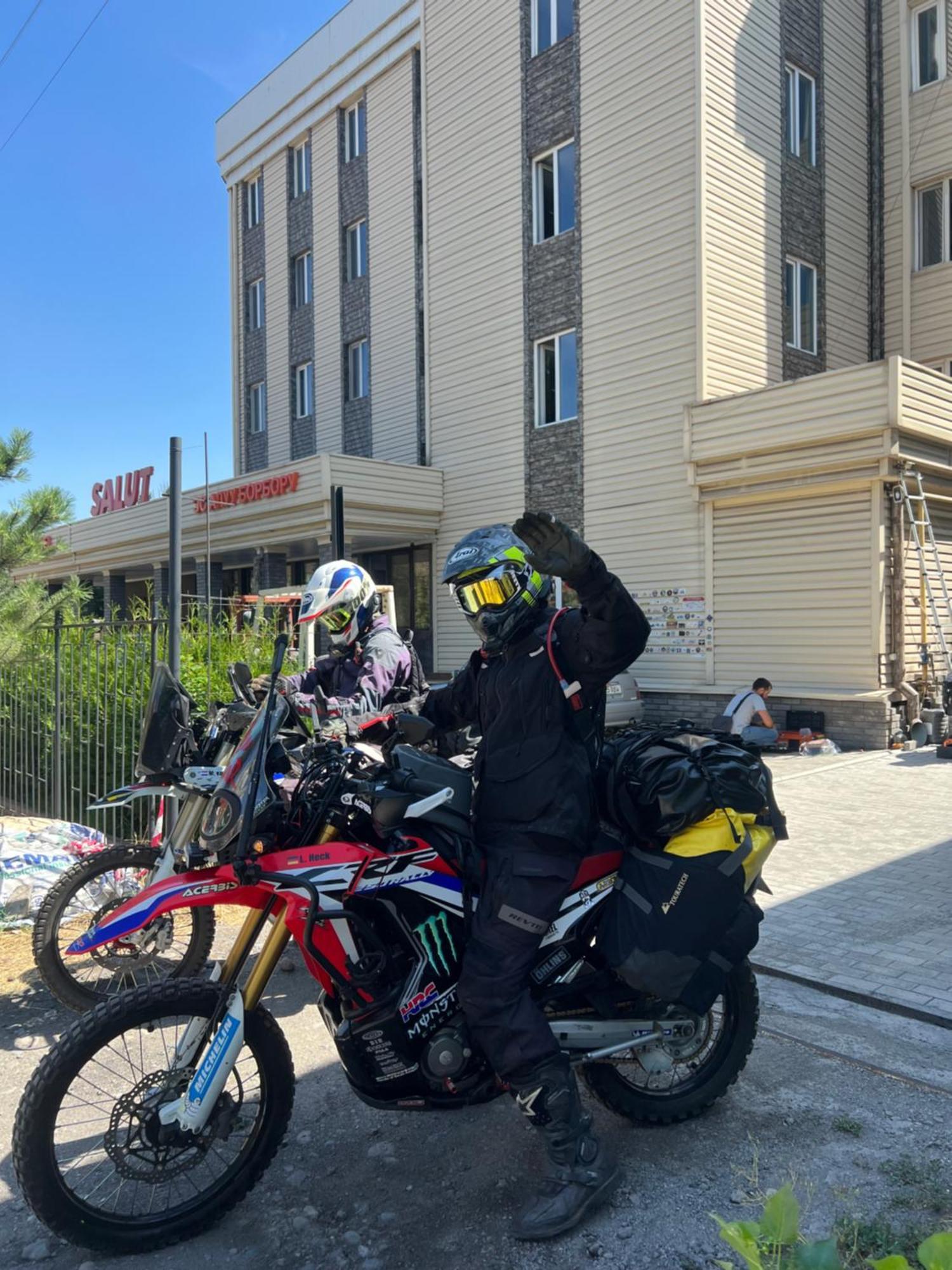 Salut Hotel Μπισκέκ Εξωτερικό φωτογραφία