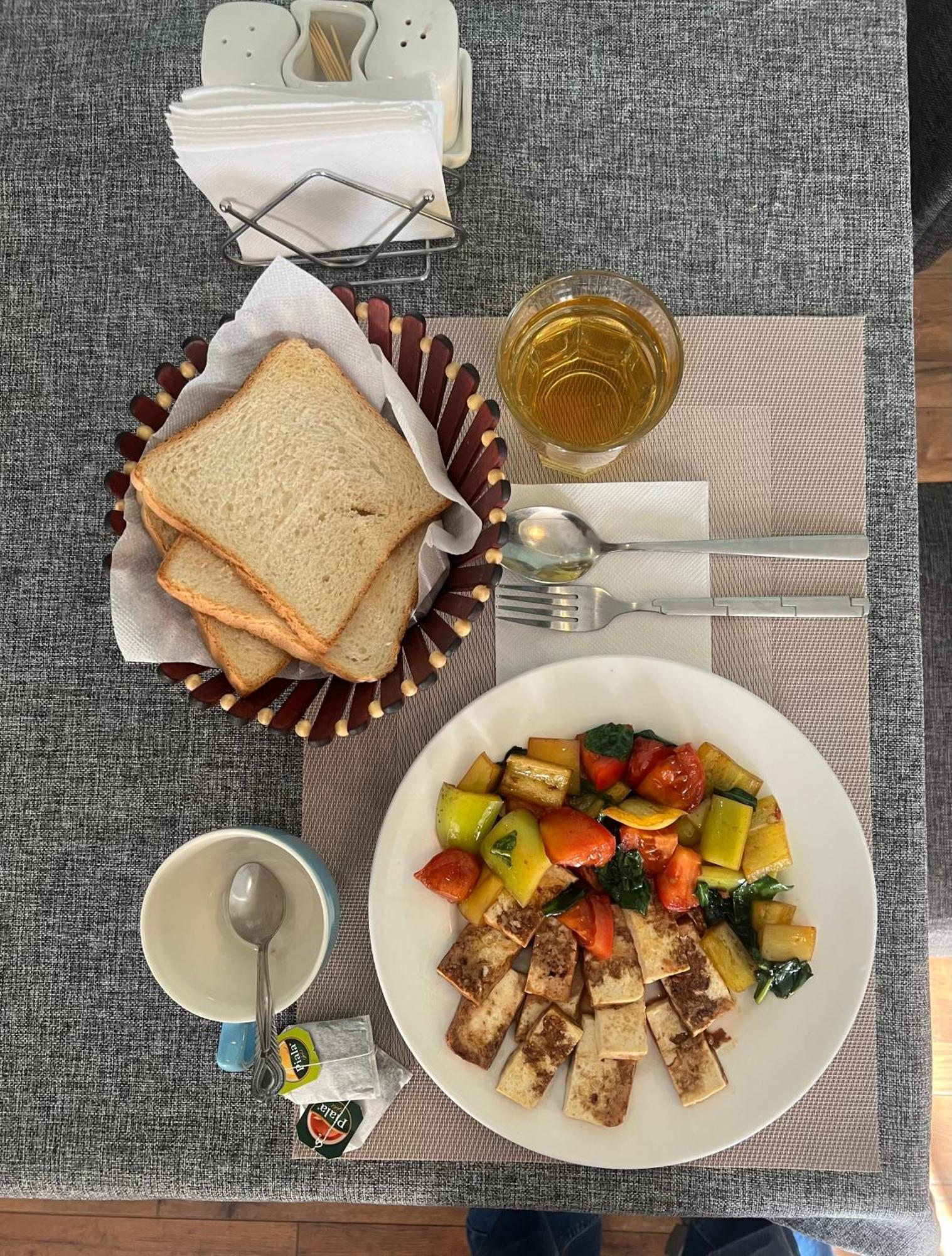 Salut Hotel Μπισκέκ Εξωτερικό φωτογραφία