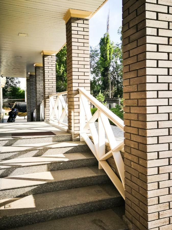 Salut Hotel Μπισκέκ Εξωτερικό φωτογραφία