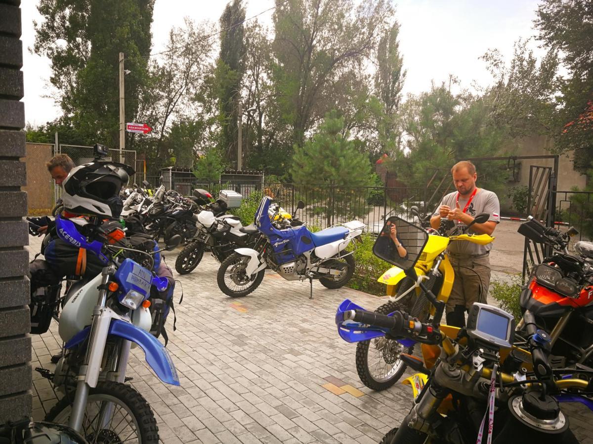 Salut Hotel Μπισκέκ Εξωτερικό φωτογραφία